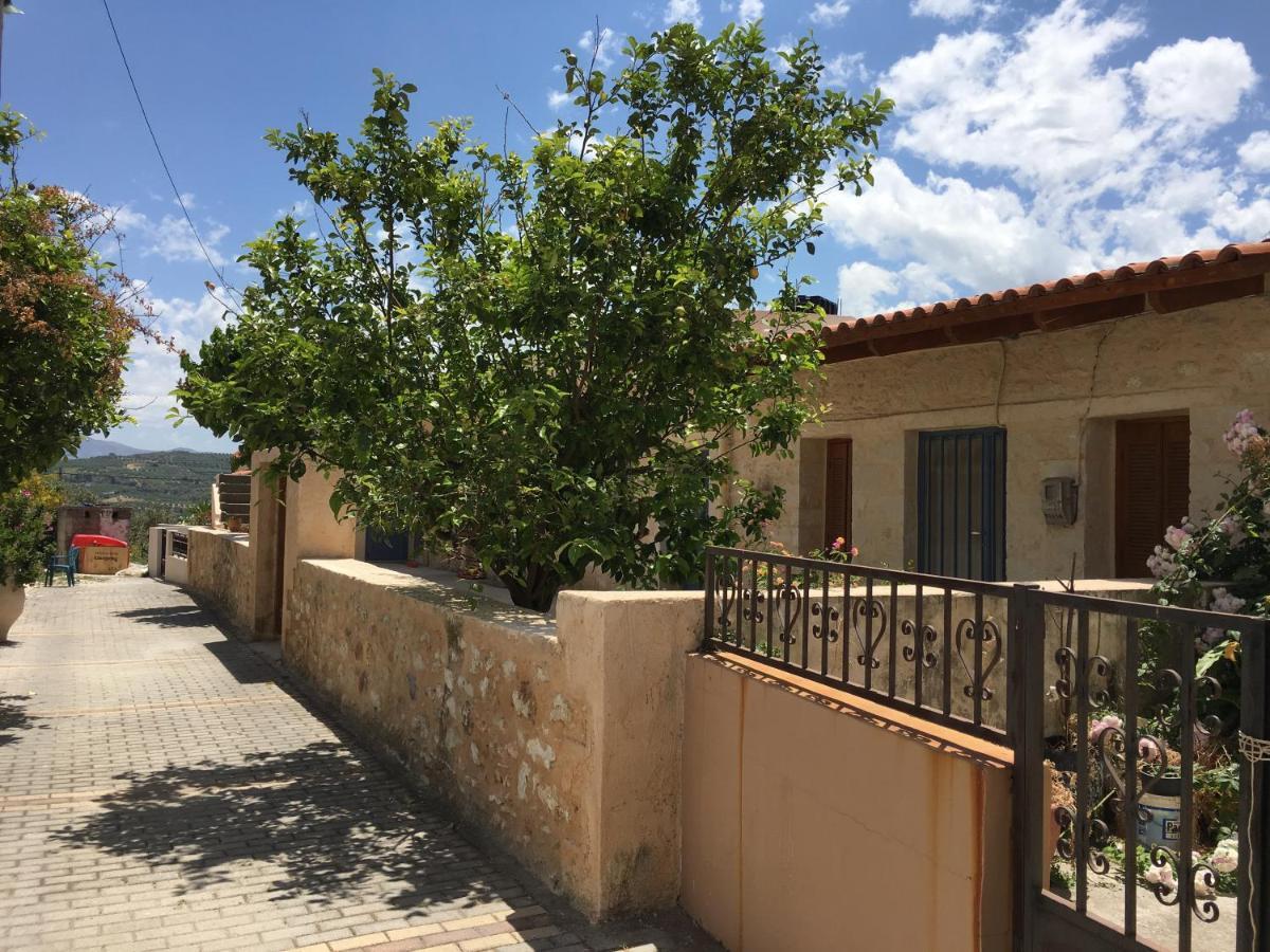 Traditional Holiday home Tilisos